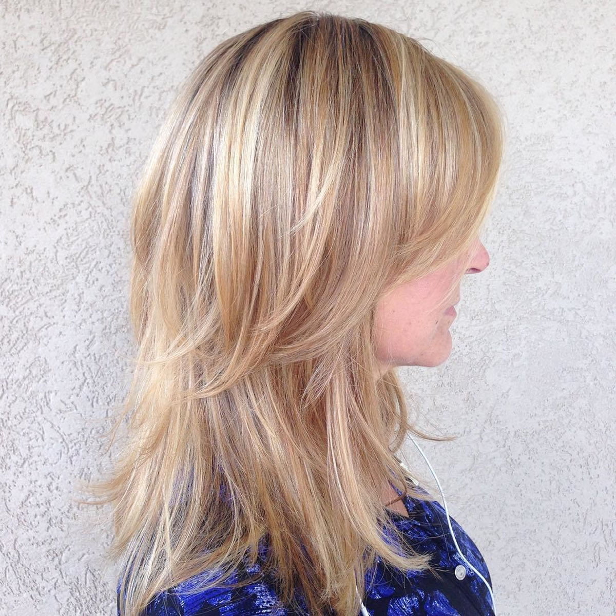 Shoulder length medium-layered haircut for thin hair - Hair Colors