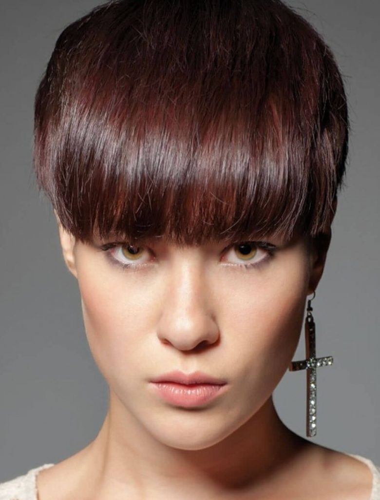 Straight short haircut for woman