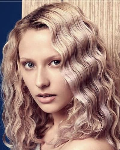 Soft wavy medium legth hair 2020