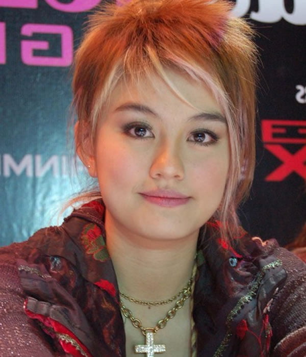 Pixie haircuts and hair colors 2021