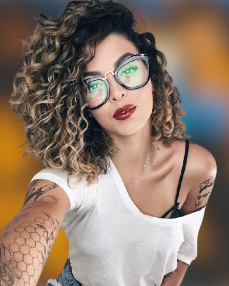 Long curly hairstyles for women in 2021