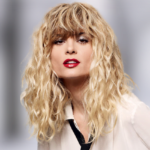 Long curly hairstyles for women in 2021