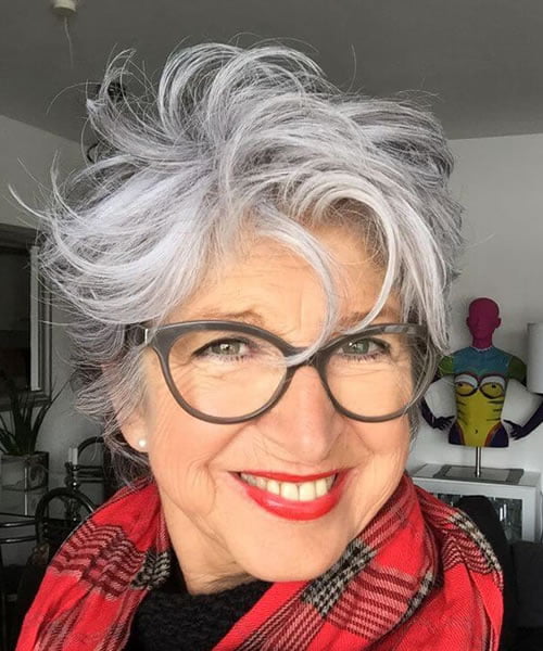 Hairstyles for women over 50 with glasses in 2021-2022
