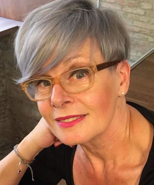 Short haircuts and hairstyles for older women in 2021-2022