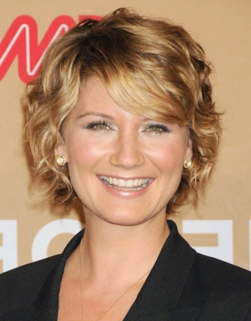 Short Hairstyles for Women 2021-2022