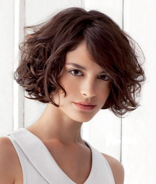 Short haircuts for wavy/curly hair in 2021-2022