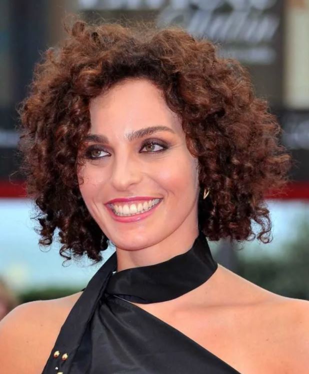 Short haircuts for wavy/curly hair in 2021-2022