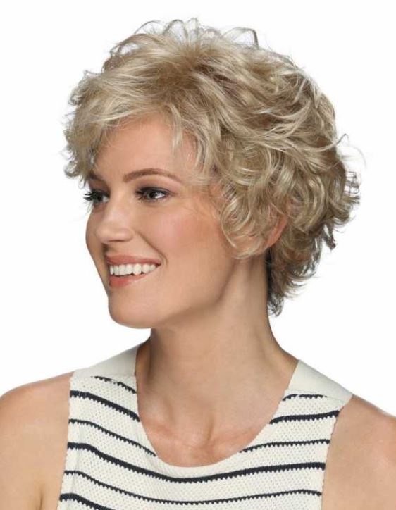 Short haircuts for wavy/curly hair in 2021-2022