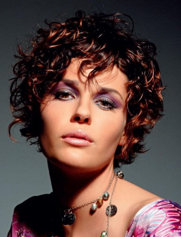 Short haircuts for wavy/curly hair in 2021-2022