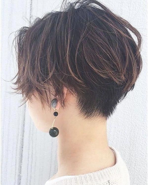 Layered Short Haircuts for Women 2021-2022