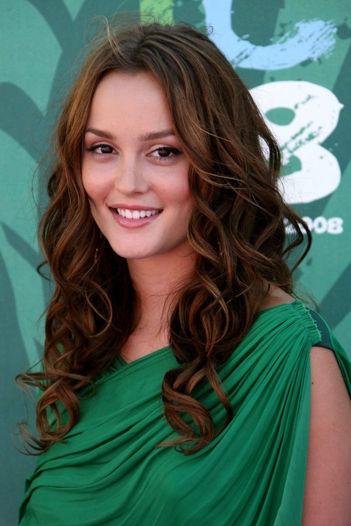 Wavy Long Hairstyles for Women 2021-2022
