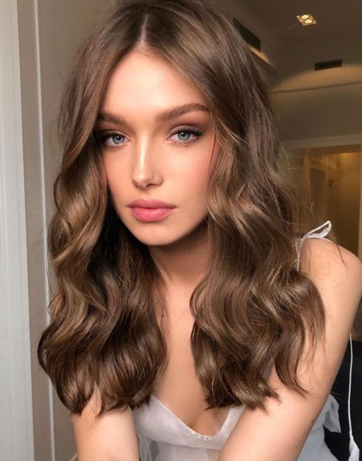 Wavy Long Hairstyles for Women 2021-2022