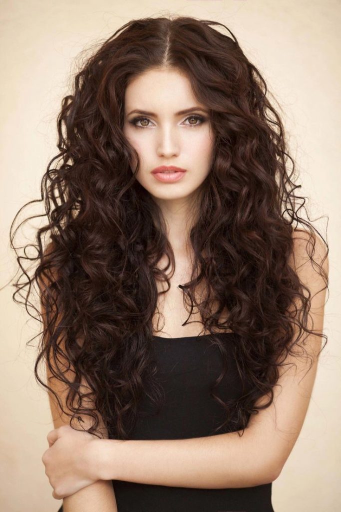 Wavy Long Hairstyles for Women 2021-2022