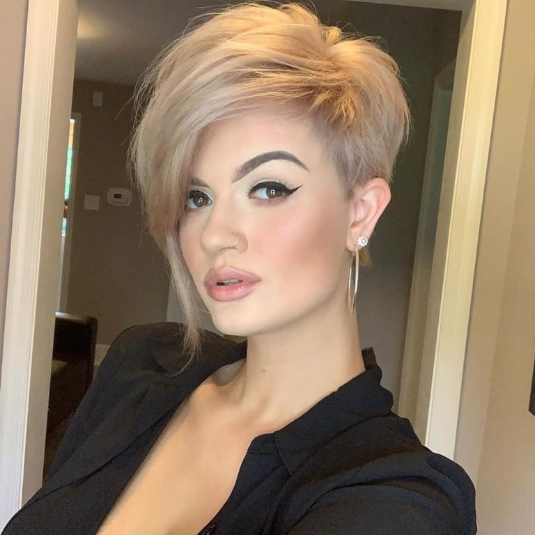 Asymmetrical Pixie haircuts for women in 20212022