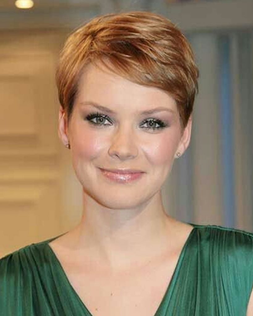Pixie haircuts for women with round face in 2021-2022