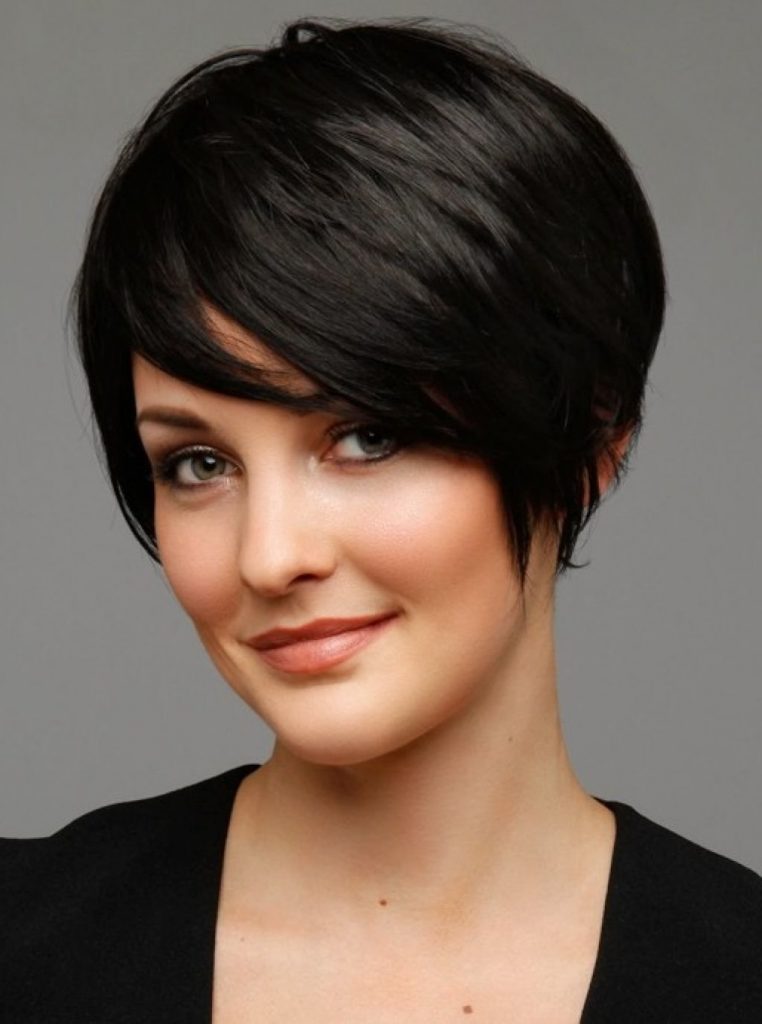Pixie haircuts for women with round face in 2021-2022