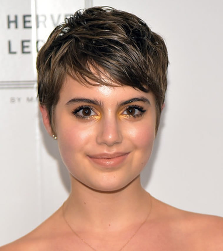 Pixie haircuts for women with round face in 2021-2022