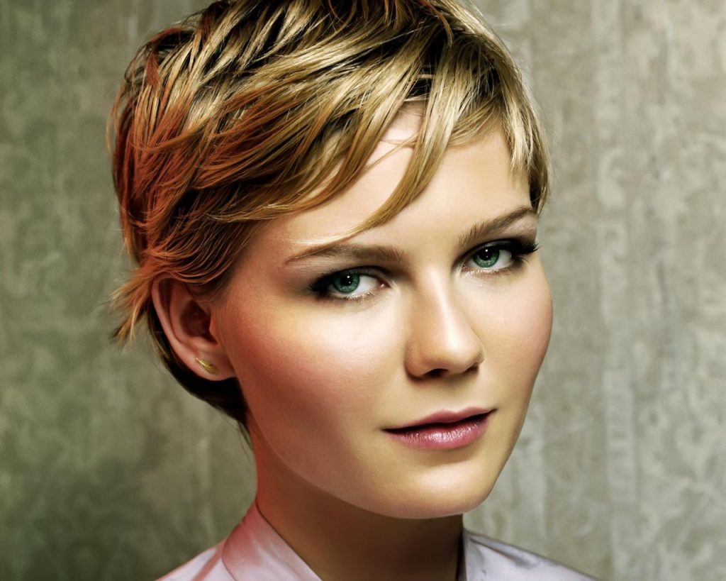 Pixie haircuts for women with round face in 2021-2022