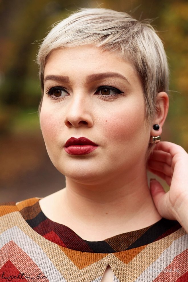 Pixie haircuts for women with round face in 2021-2022
