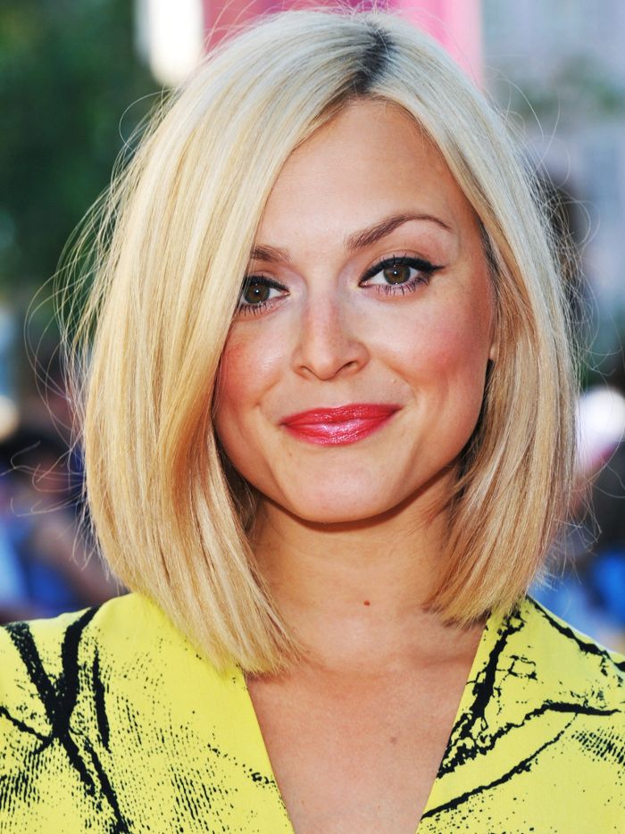 Long bob (lob) haircuts and hair colors for 2022