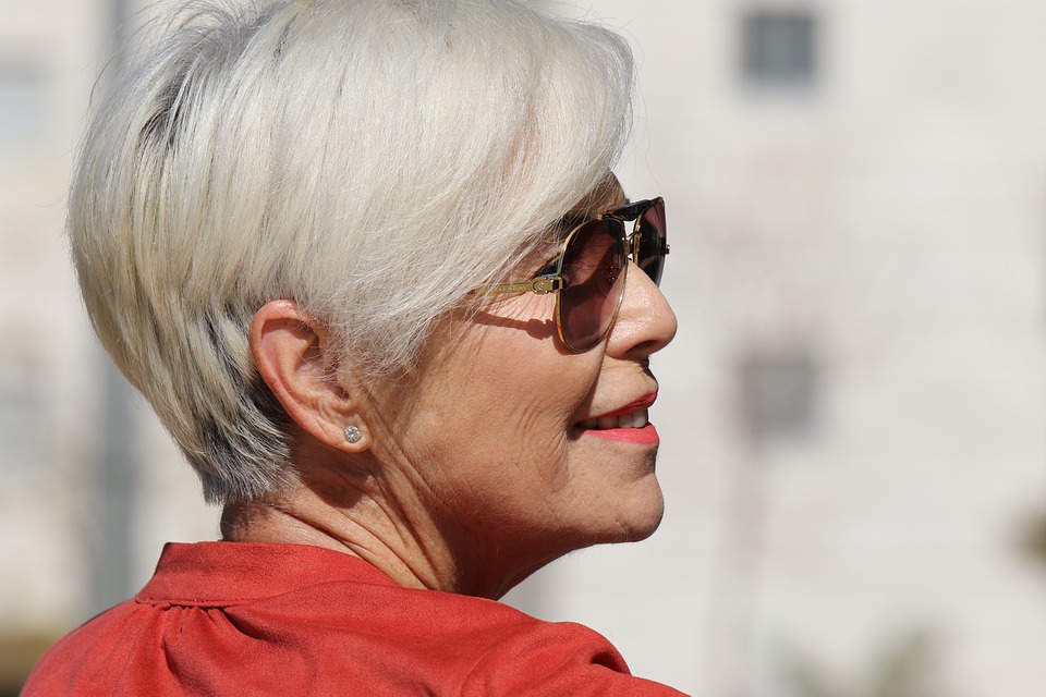 Short hairstyles for women over 60 in 2022-2023