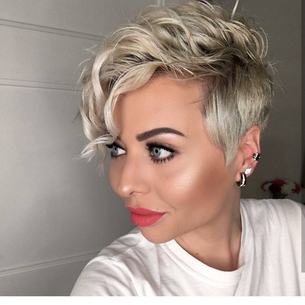 Pixie hair cuts and hair colors for 2022