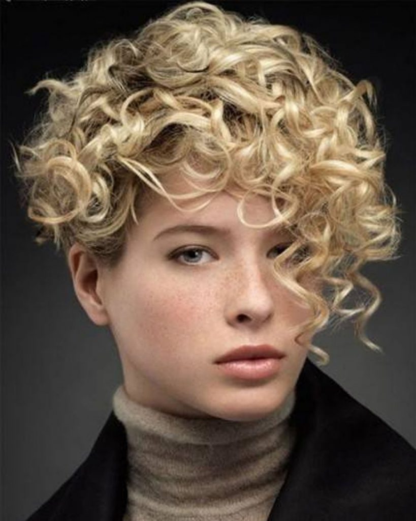 Should wavy hair be layered? - 2022 Wavy hairstyle ideas for women