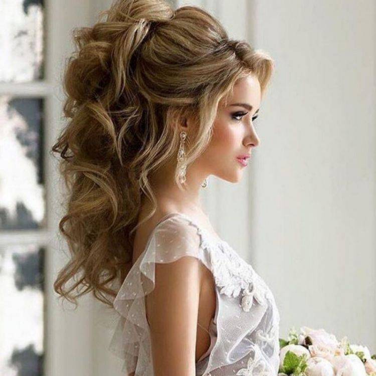 Wedding Hairstyles 2022 - Which hairstyle is best for engagement?