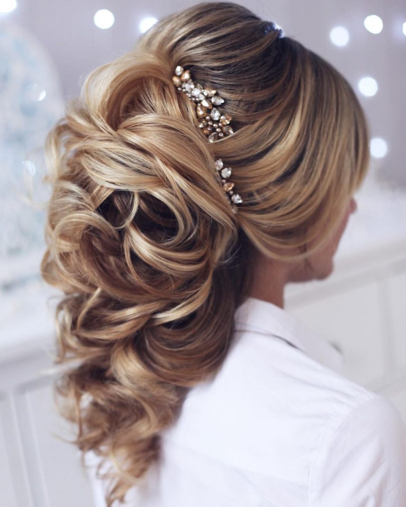 Wedding Hairstyles 2022 - Which hairstyle is best for engagement?