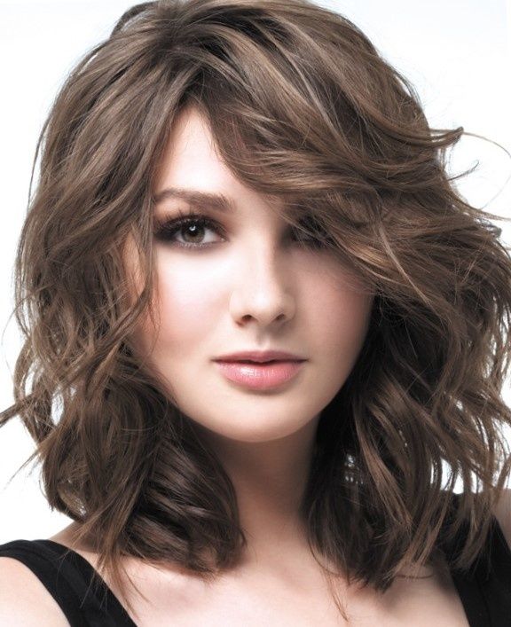 Medium length hairstyles and haircuts for 2023