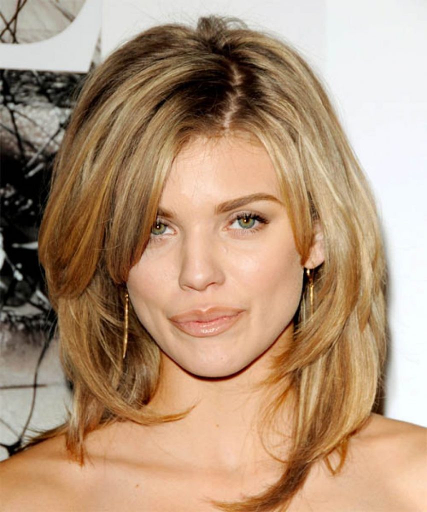 Medium length hairstyles and haircuts for 2023
